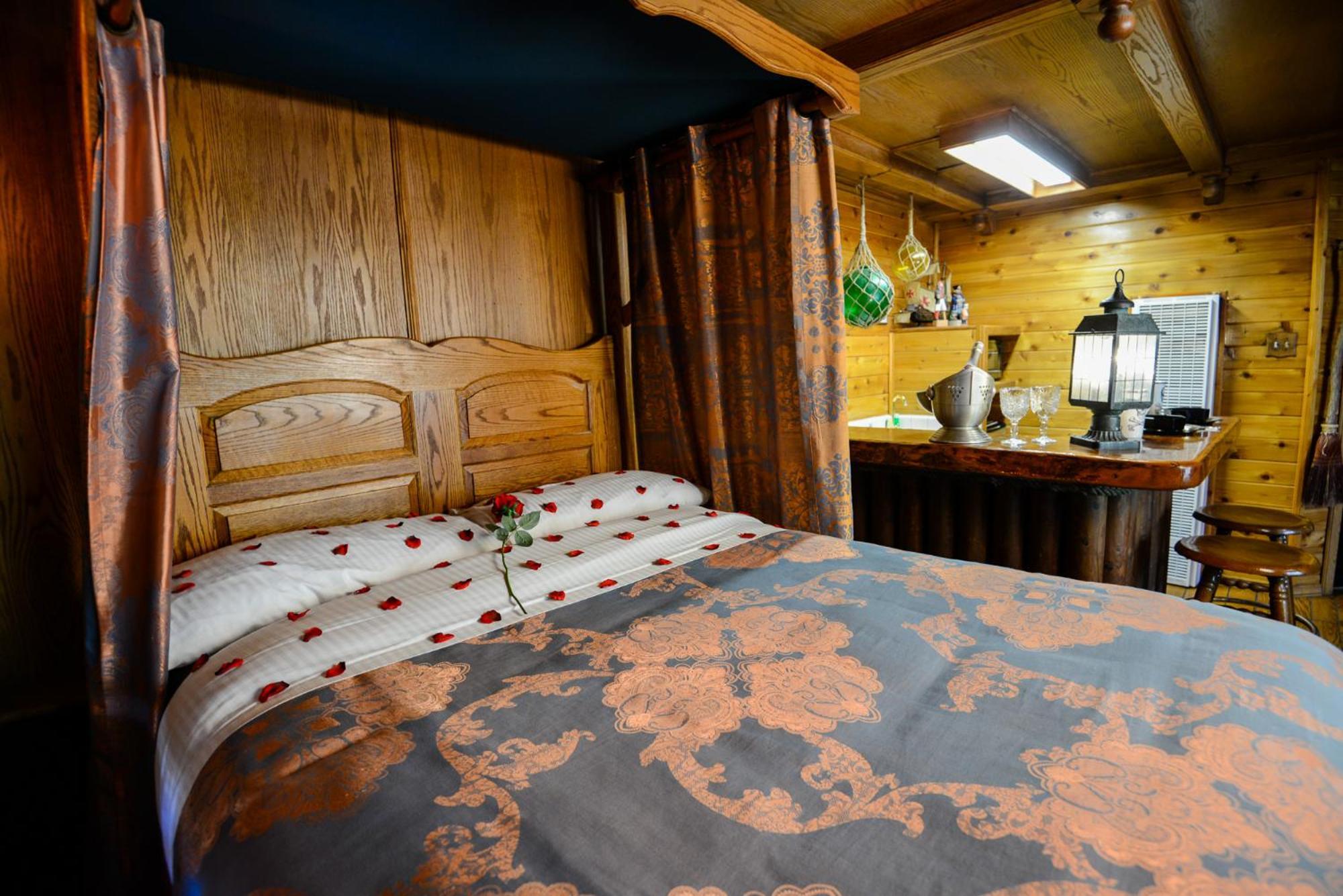 Castle Wood Theme Cottages- Couples Only Big Bear Lake Dış mekan fotoğraf