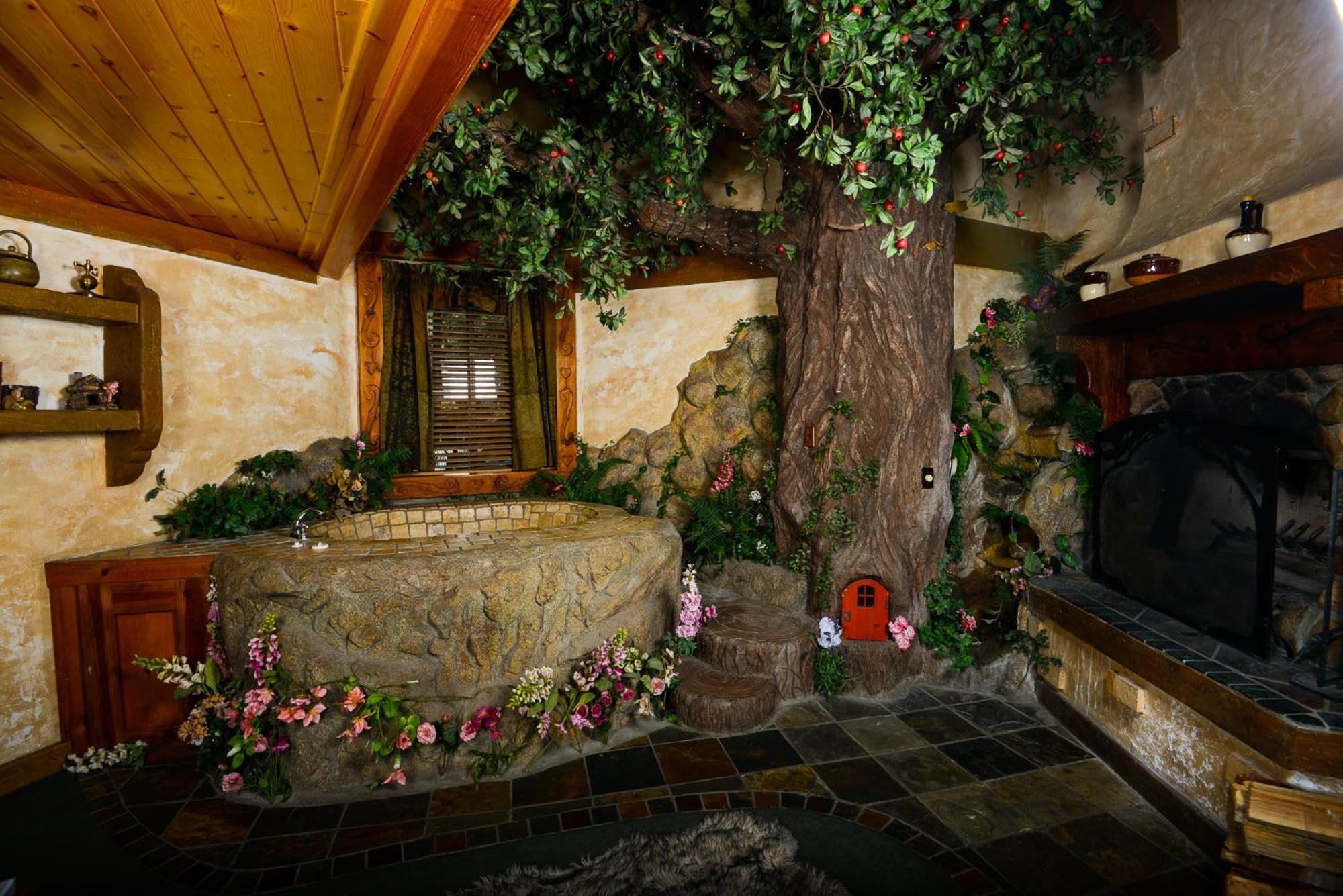 Castle Wood Theme Cottages- Couples Only Big Bear Lake Dış mekan fotoğraf