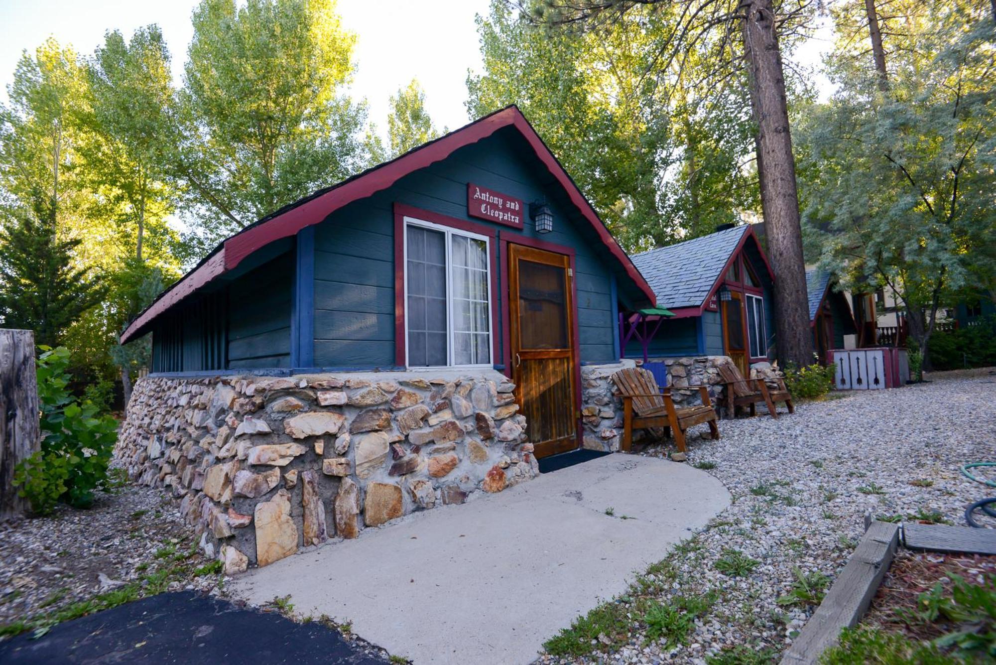 Castle Wood Theme Cottages- Couples Only Big Bear Lake Dış mekan fotoğraf